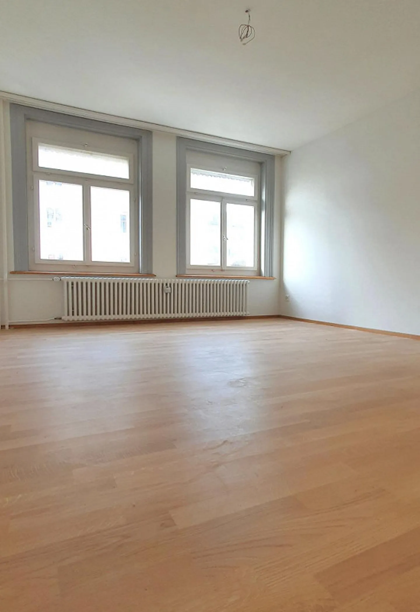 Newly renovated 4.5 room old-style apartment in Jugendstil near the center - Photo 3 of 8