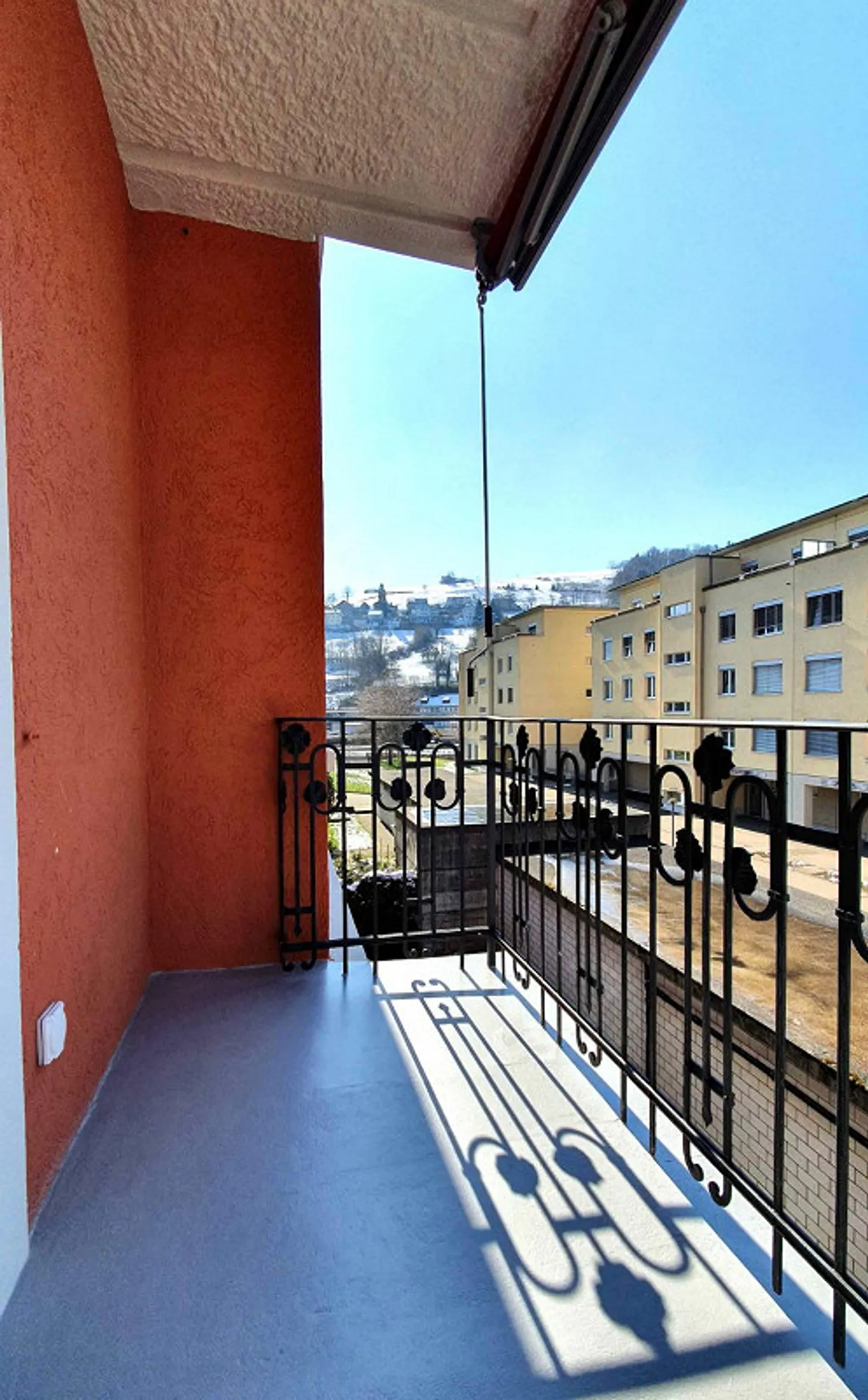 Newly renovated 4.5 room old-style apartment in Jugendstil near the center - Photo 8 of 8