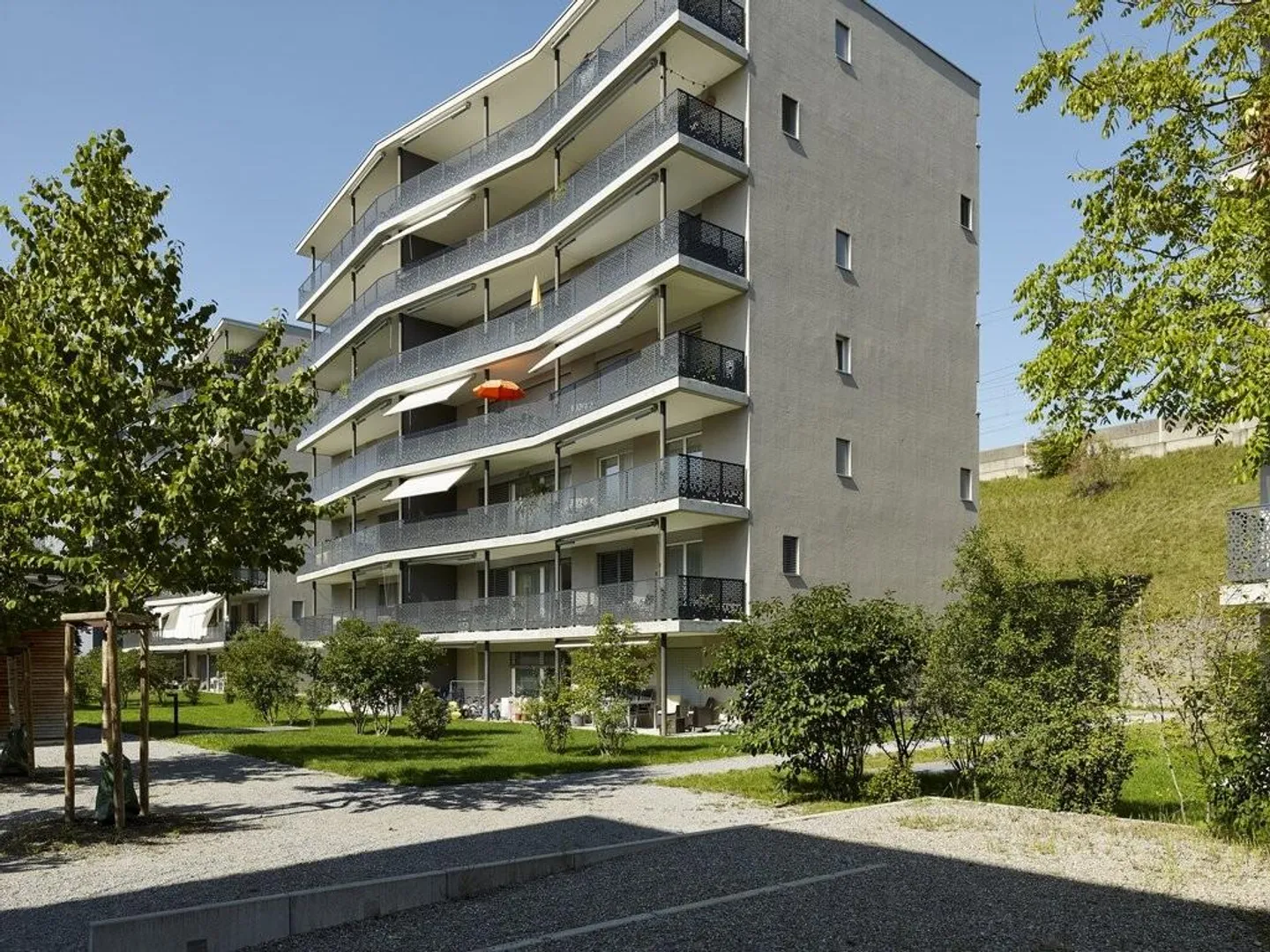 RENT WITHOUT DEPOSIT - Modern apartment seeks new tenants in Brugg - Photo 1 of 9