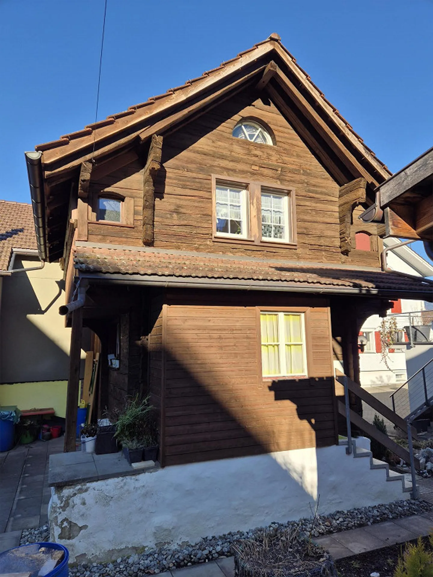 Maison 3 familles bien entretenue avec stockage séparé au centre du village de Kerns - Photo 5 sur 6