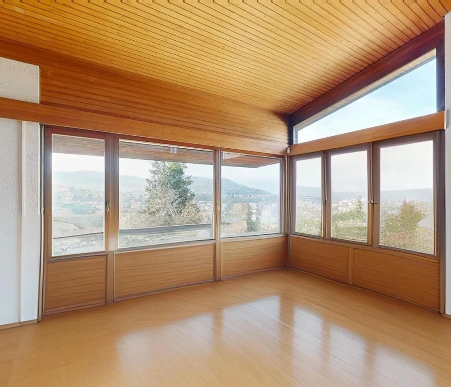 With panoramic view and garden paradise - Photo 3 of 17