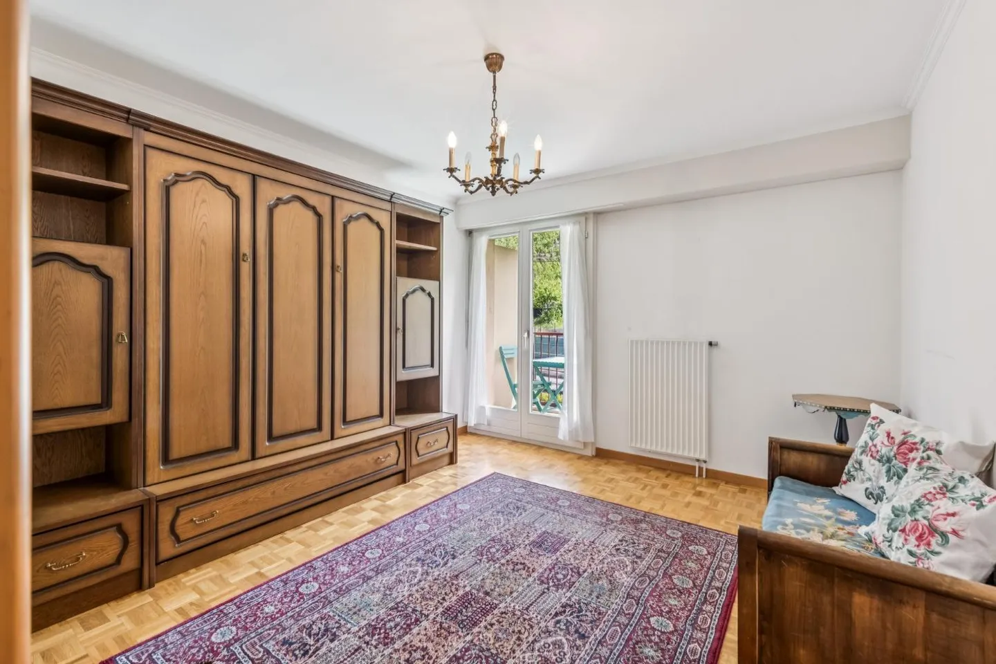 Posizione ideale per questo affascinante appartamento di 3,5 stanze con vista sul lago - Foto 8 di 12