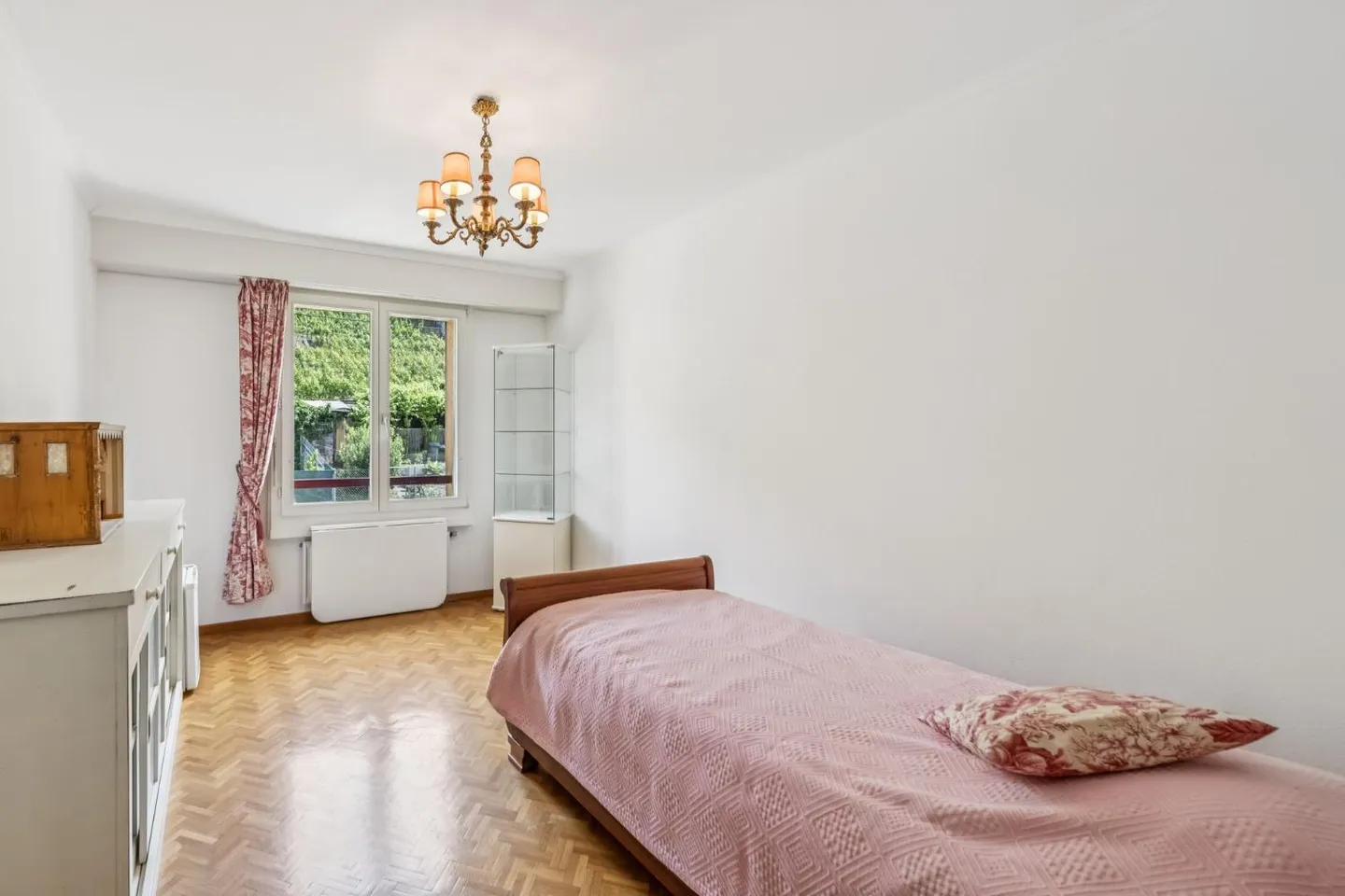 Posizione ideale per questo affascinante appartamento di 3,5 stanze con vista sul lago - Foto 10 di 12
