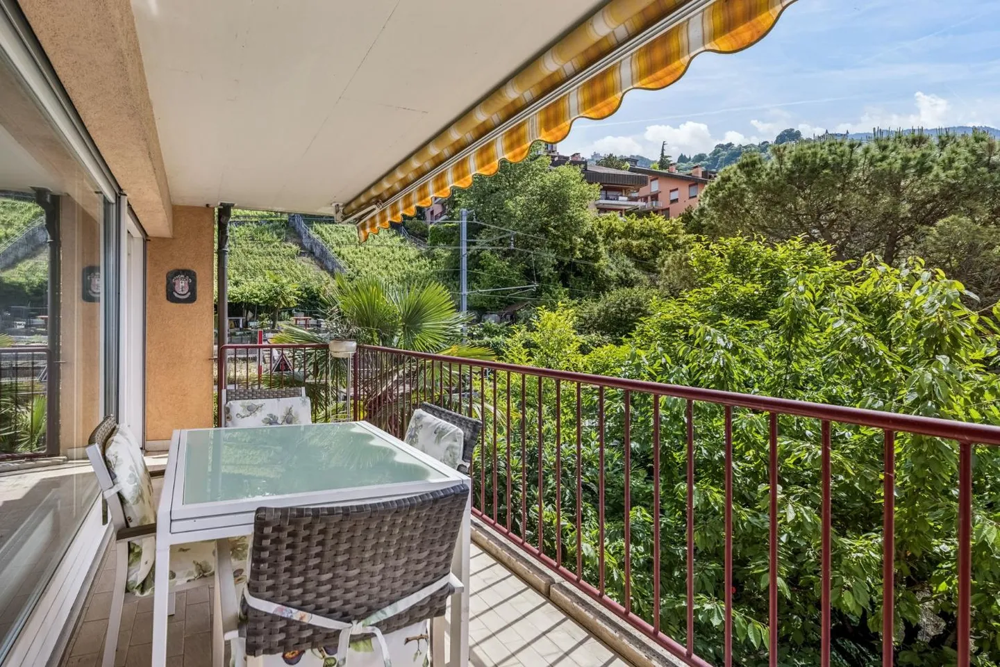Posizione ideale per questo affascinante appartamento di 3,5 stanze con vista sul lago - Foto 11 di 12