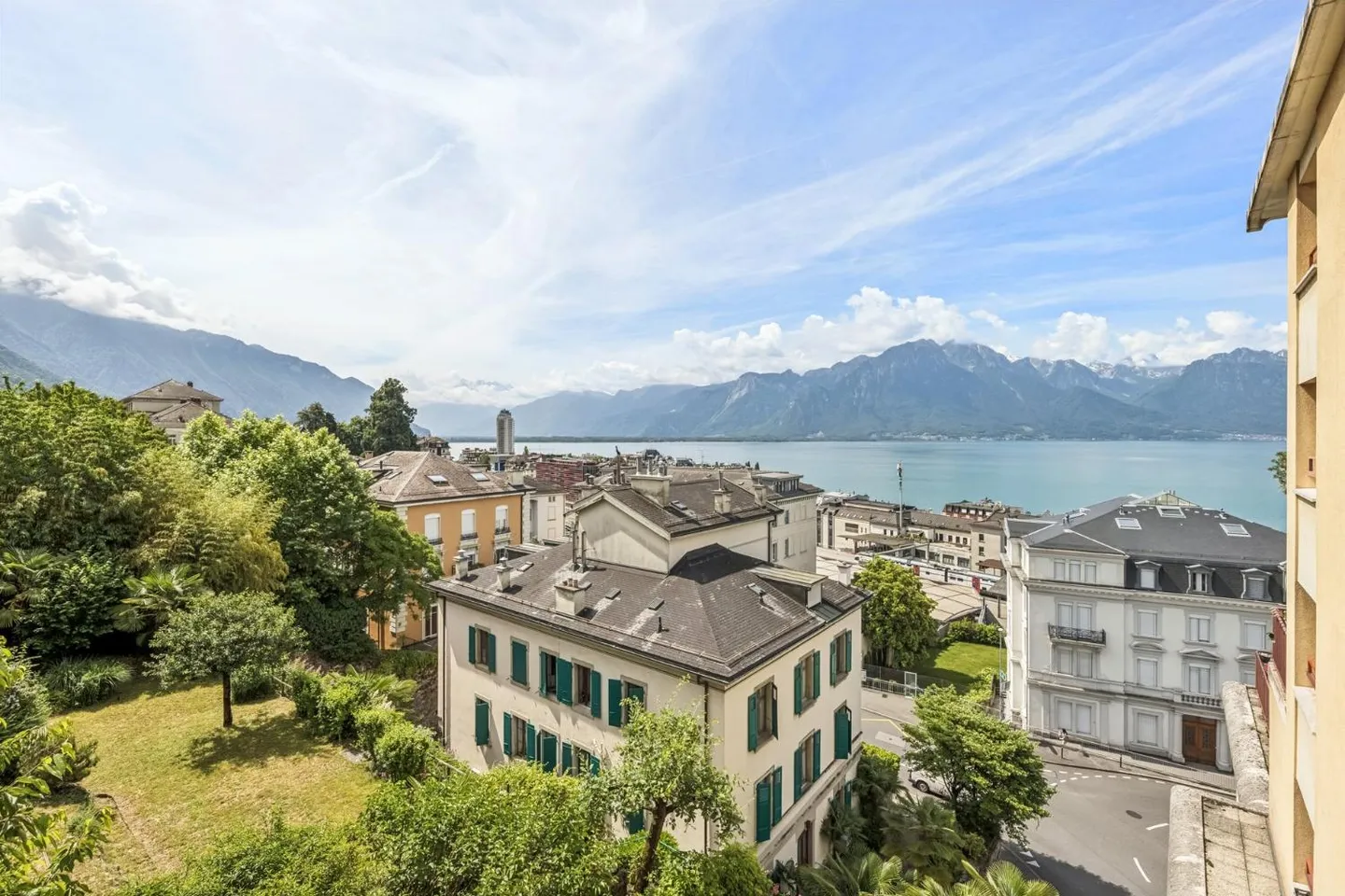 Posizione ideale per questo affascinante appartamento di 3,5 stanze con vista sul lago - Foto 12 di 12