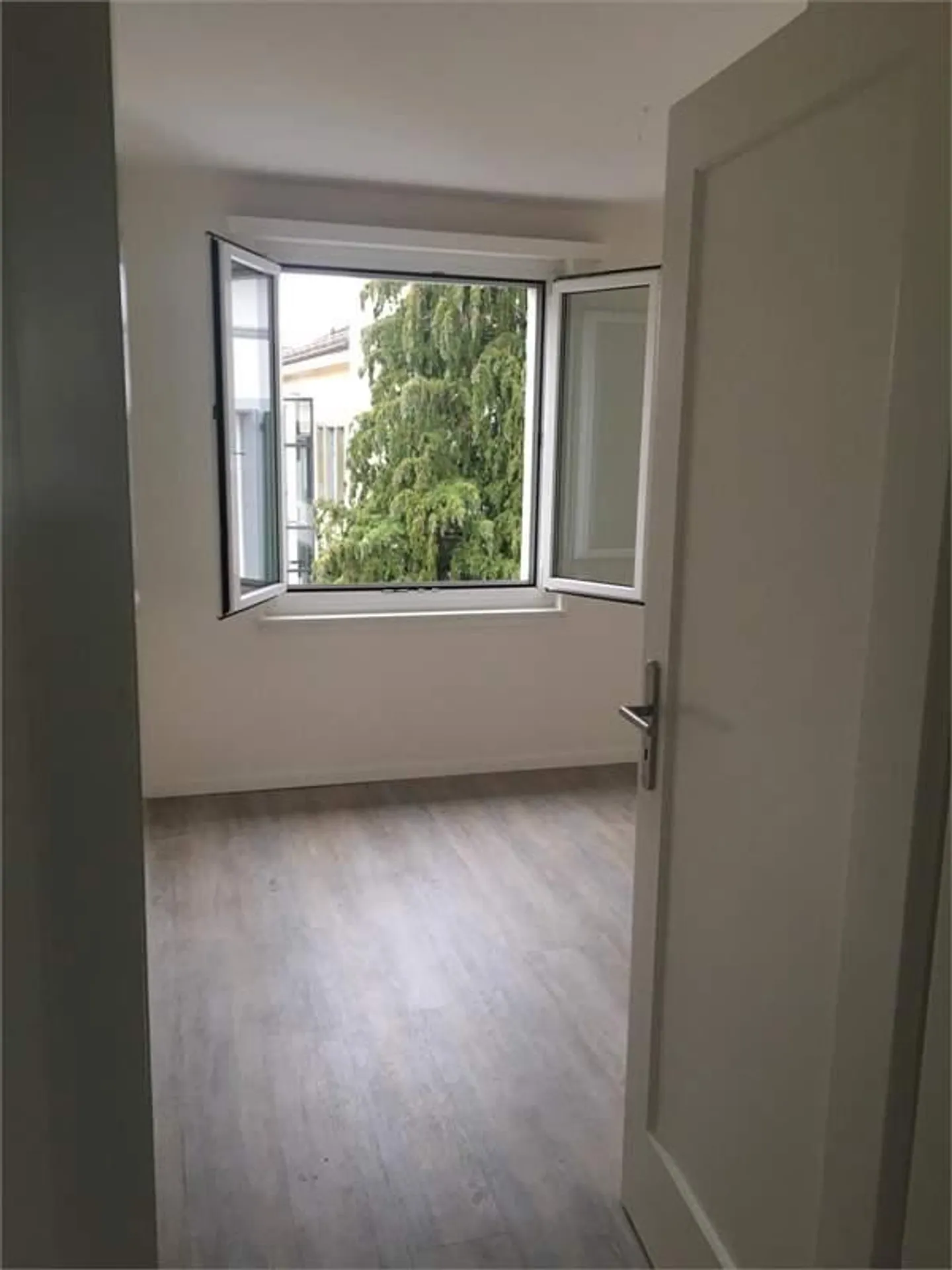 Appartement de ville de 3,5 pièces fraîchement rénové - Photo 9 sur 14