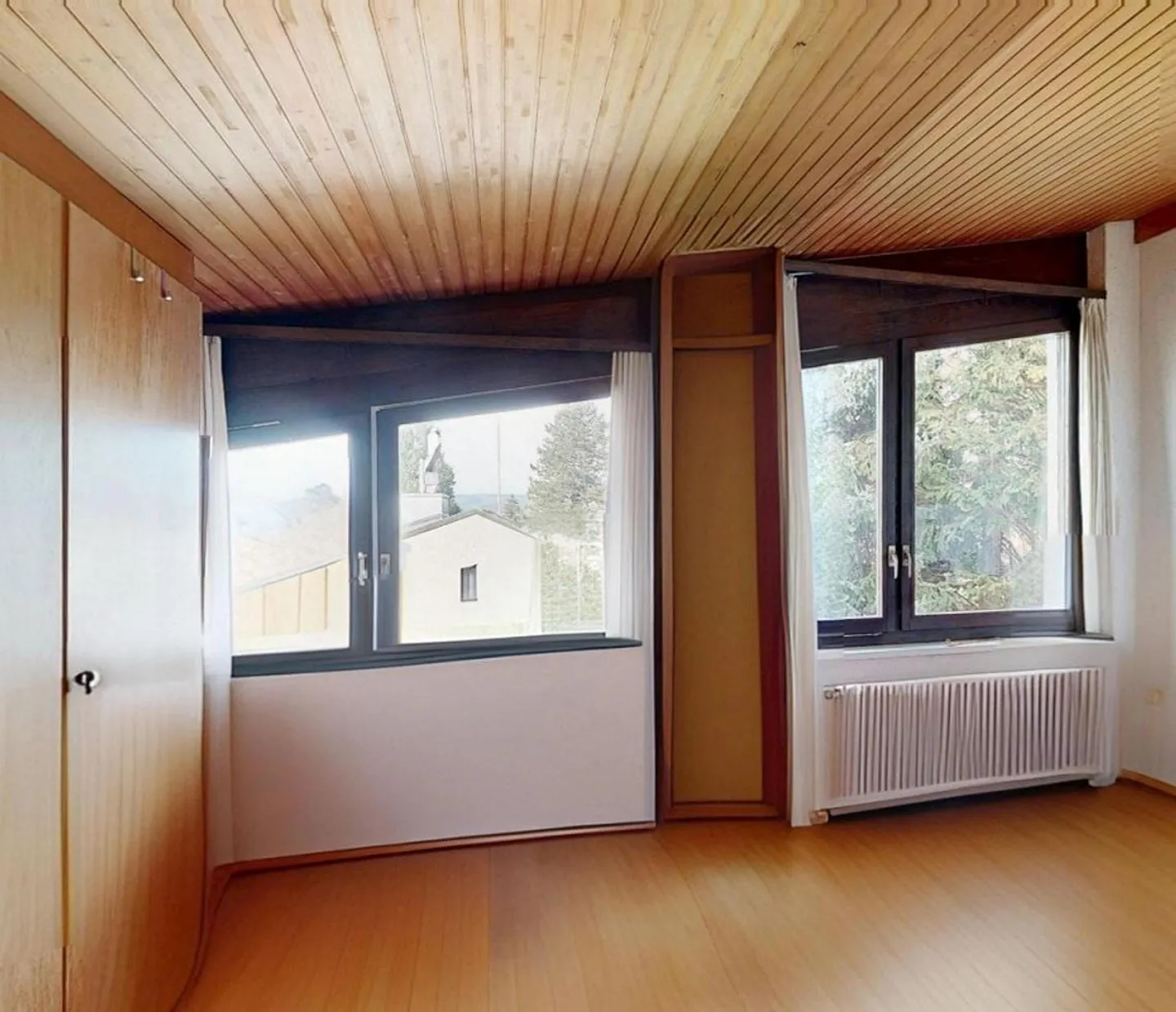 With panoramic view and garden paradise - Photo 12 of 17