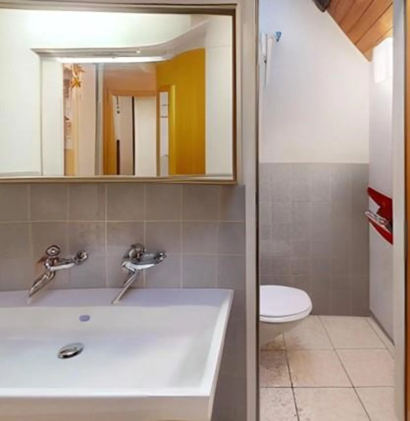 With panoramic view and garden paradise - Photo 15 of 17