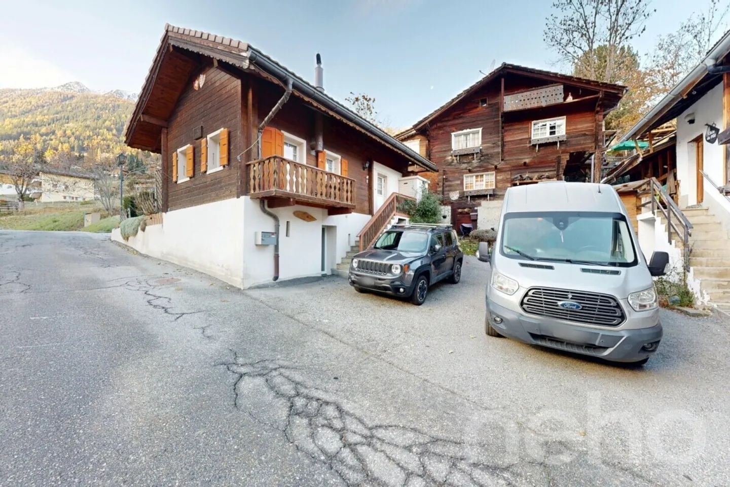 Exclusive Chalet on three levels with garden - Photo 1 of 12