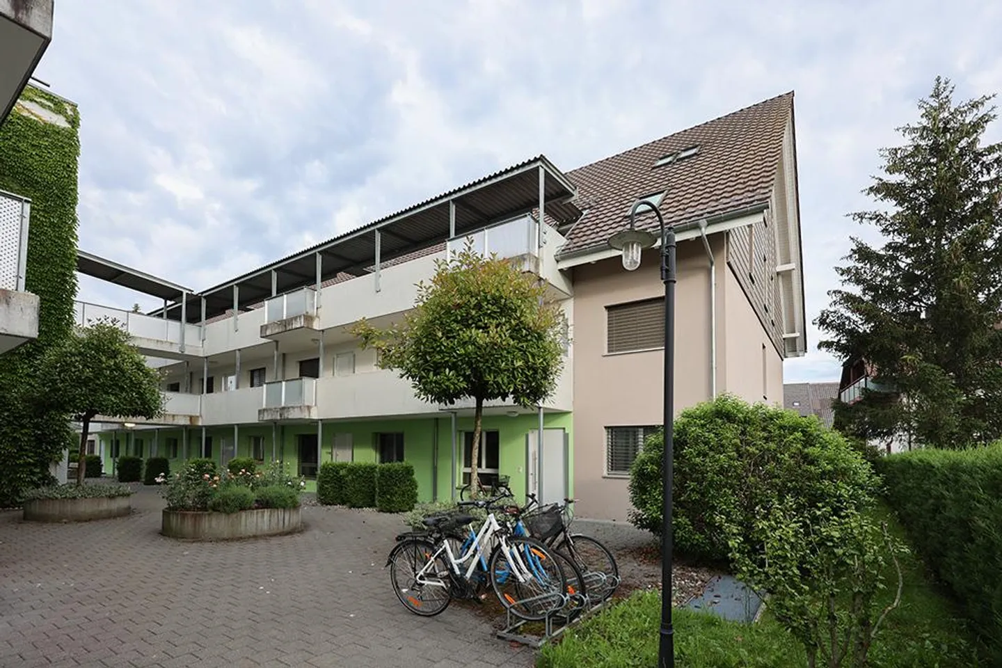 Appartement de 3,5 pièces au rez-de-chaussée attrayant avec un standard de développement moderne... - Photo 1 sur 8