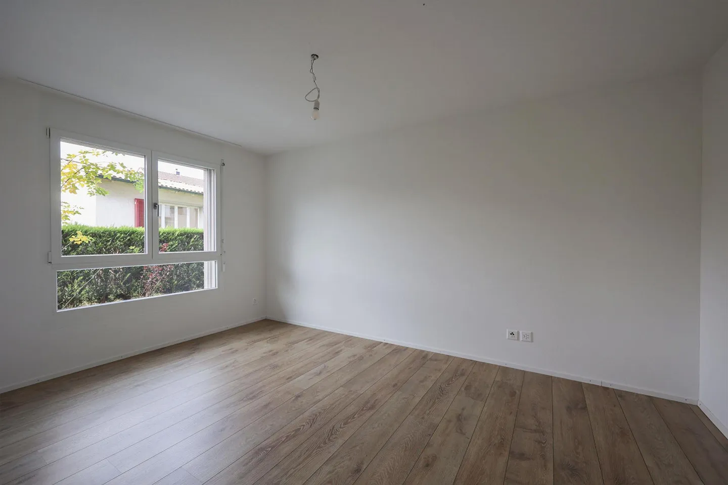 Appartement de 3,5 pièces au rez-de-chaussée attrayant avec un standard de développement moderne... - Photo 4 sur 8