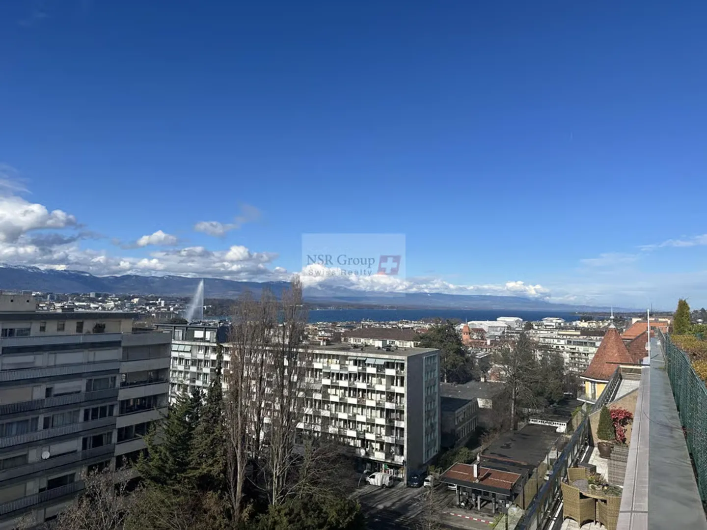 Malagnou - Attique rénové avec terrasse et vue lac - Photo 6 sur 7
