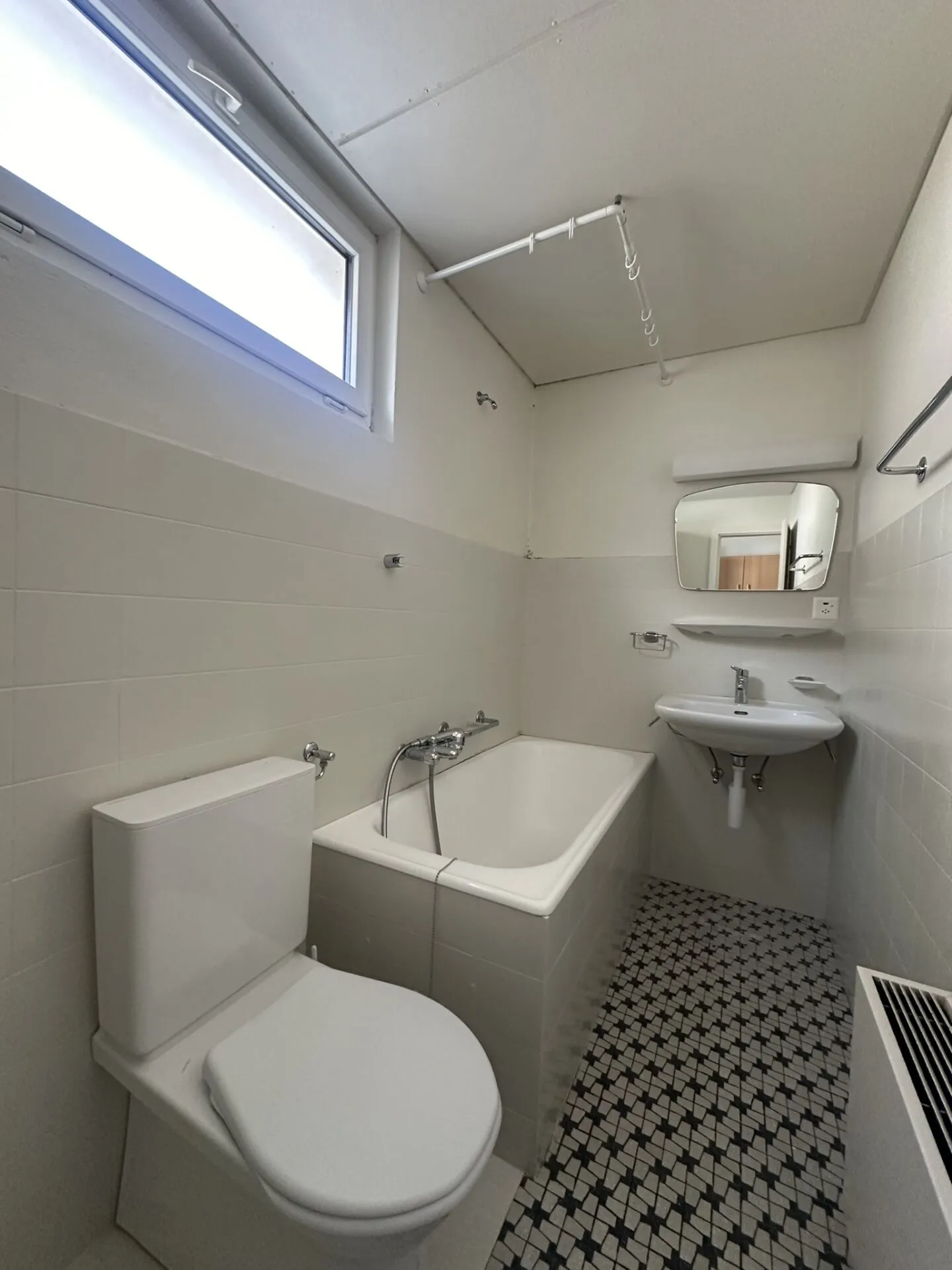 Residential building for sale - Photo 6 of 10