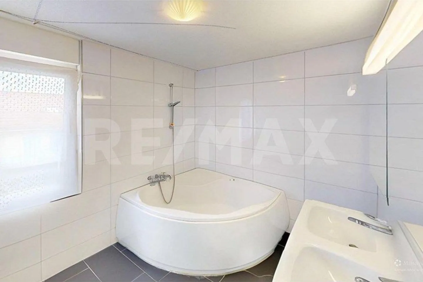 Découvrez une maison jumelée charmante et familiale - également possible en tant que bien d'investissement ! - Photo 6 sur 13