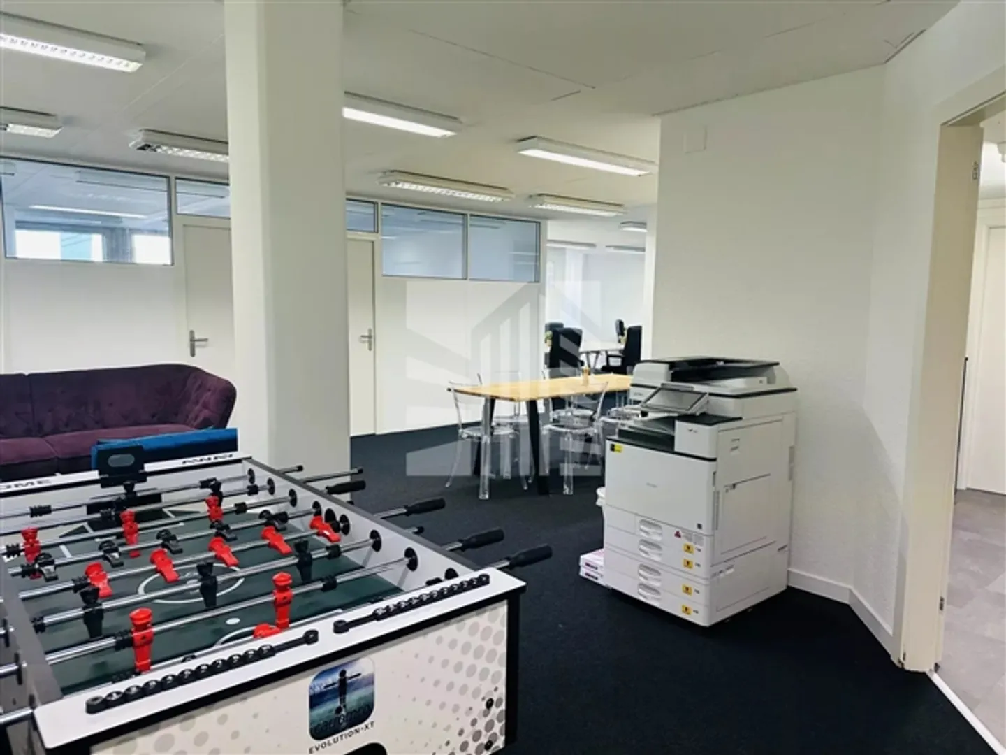 Bureau privé de 12 m² avec vue sur le lac dans un espace de coworking - Photo 3 sur 6