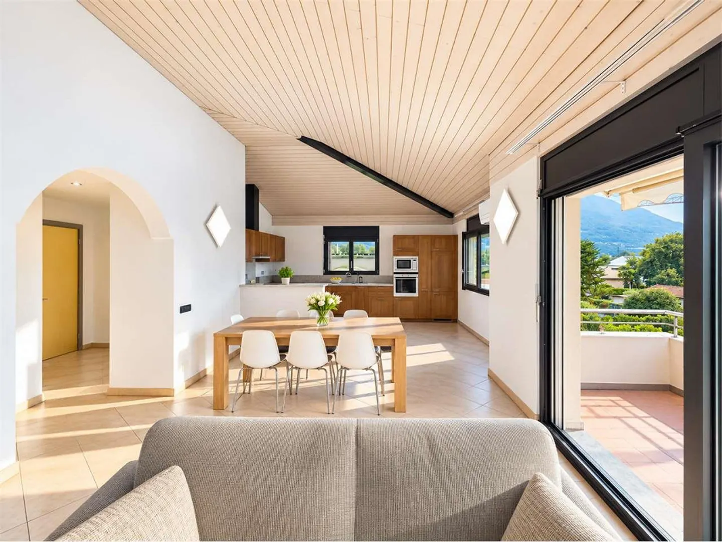 Casa plurifamiliare con comfort - Foto 4 di 13