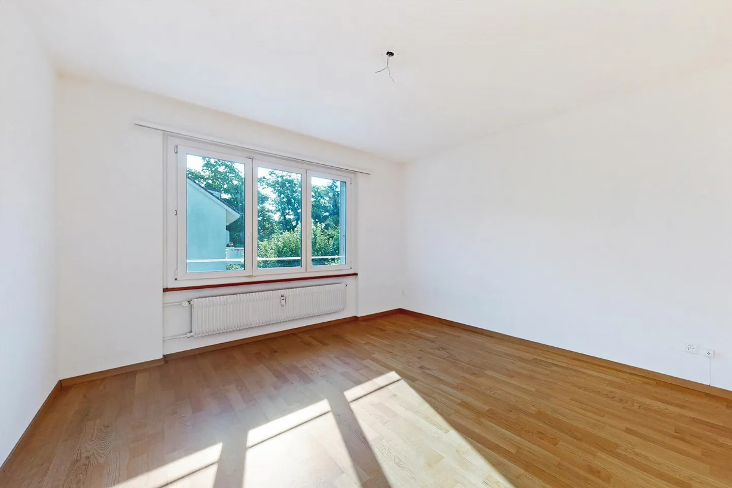 Appartamento moderno in una bella posizione collinare - Foto 3 di 9