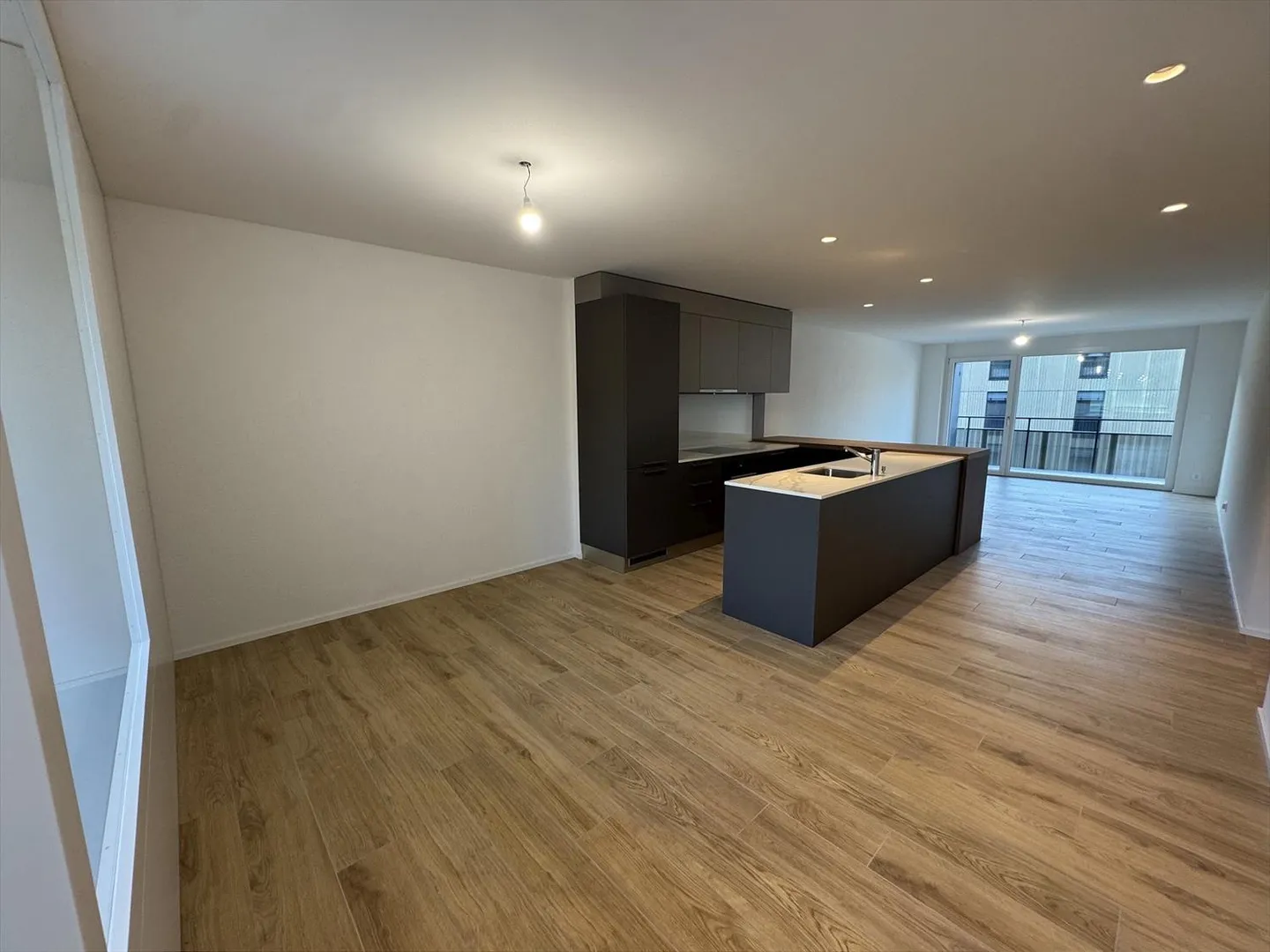 05589 - Appartamento 4½ stanze - IMP. CHAMP-RIOND 8 - MATRAN - Foto 7 di 11