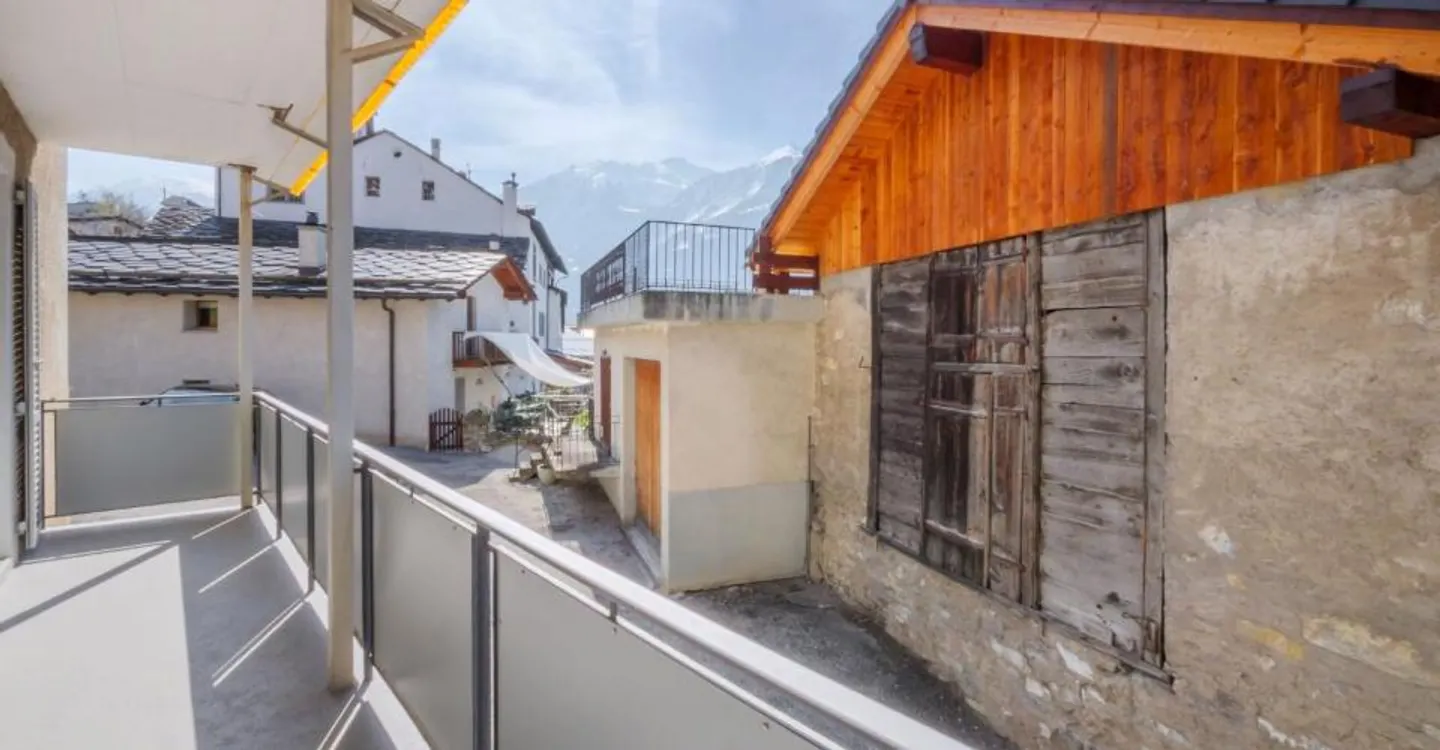 Charming, renovated 4.5-room old apartment with beautiful garden - Photo 10 of 12
