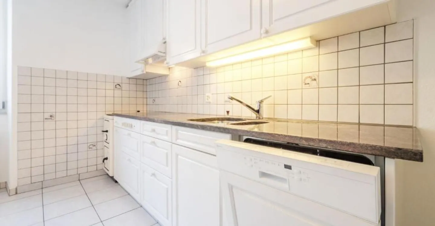 Charming, renovated 4.5-room old apartment with beautiful garden - Photo 4 of 12