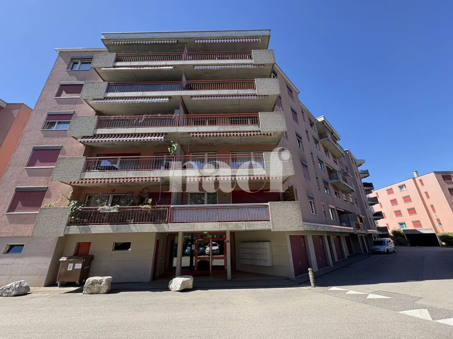 2-room apartment - Photo 1 of 6