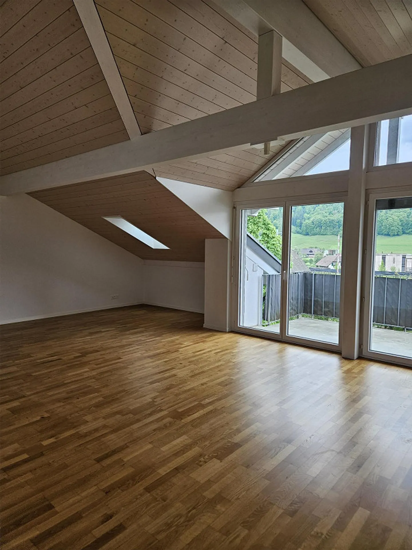 Your new home: Sunny 4.5-room penthouse apartment - Photo 5 of 10
