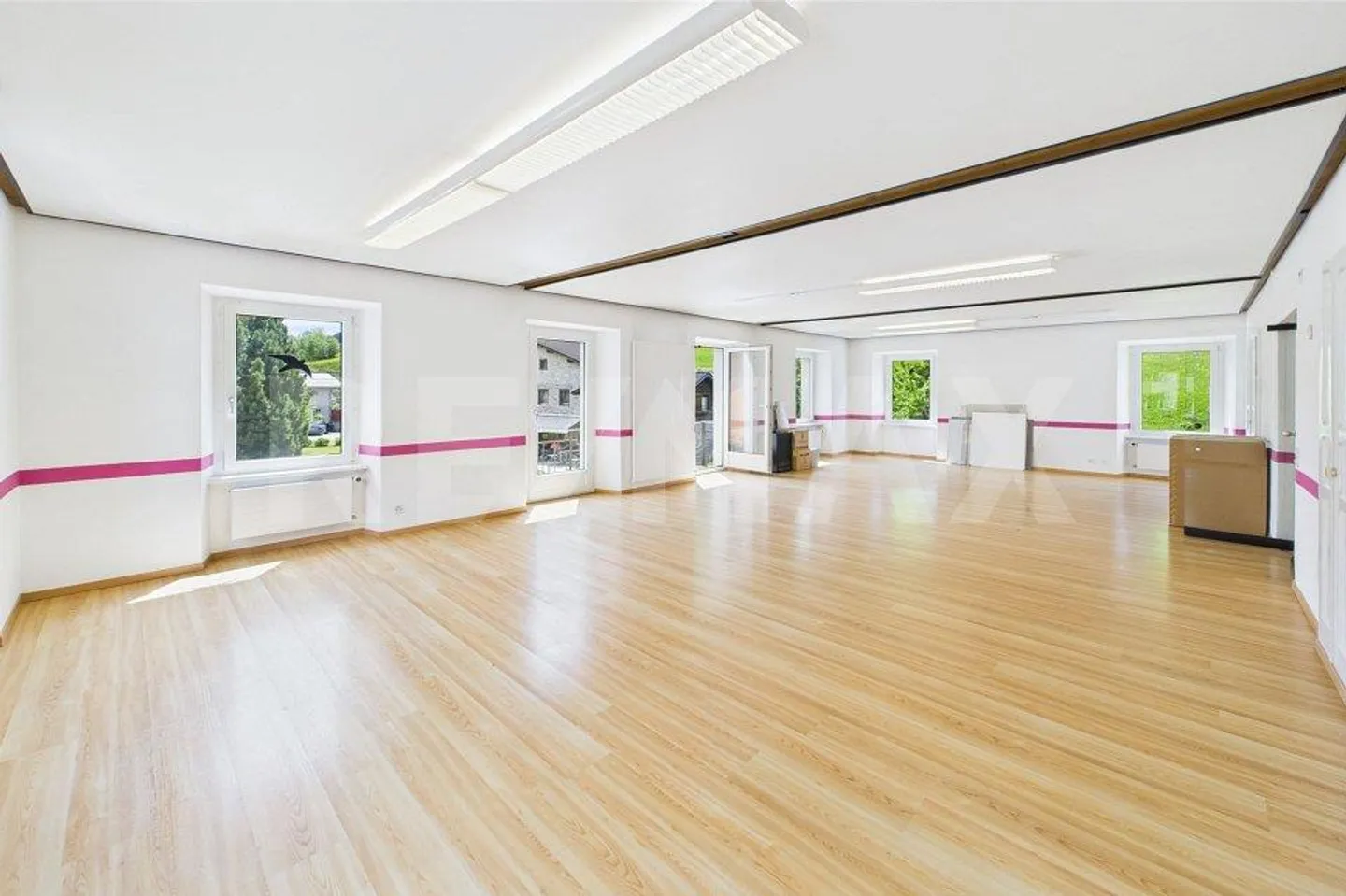 Multi-family house / income property in an elegant historic villa - Photo 11 of 13