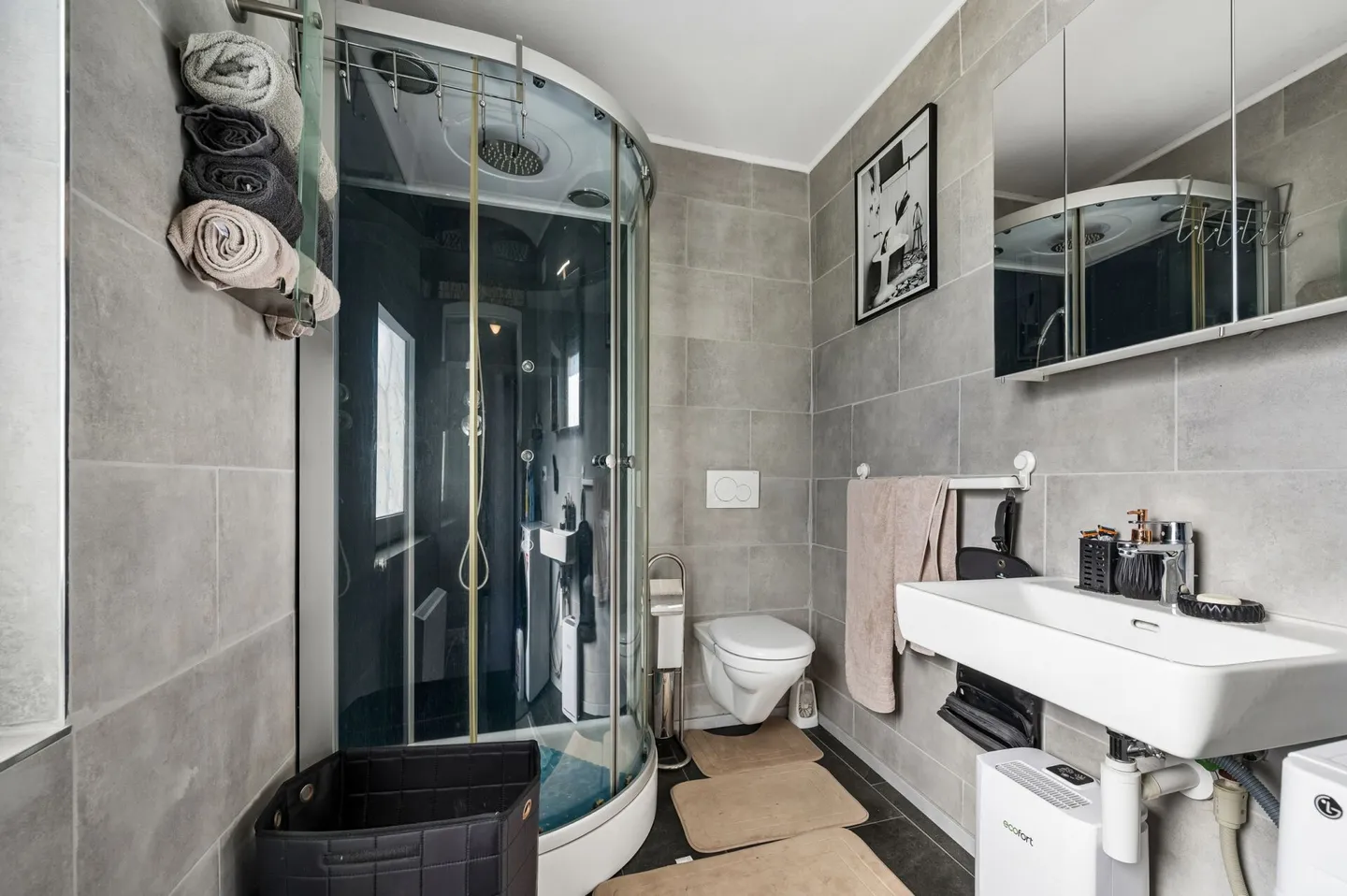 Einfamilienhaus mit zwei Wohneinheiten und vielseitigem Nutzungspotenzial - Photo 6 of 13