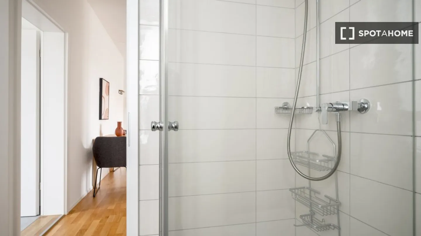 Discover, visit and rent your new home online with full confidence. - Photo 11 of 17