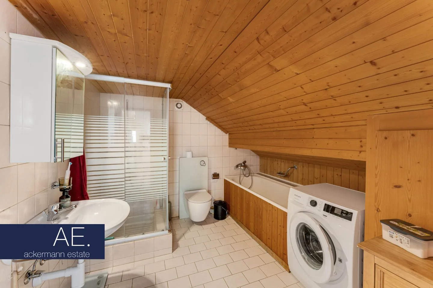 Maison multifamiliale compacte avec des rendements solides - Photo 4 sur 8