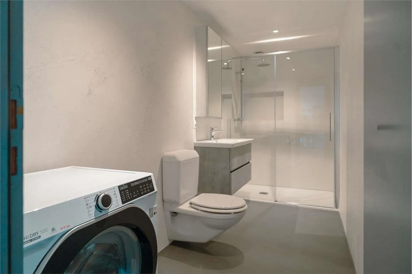 Propriété multifamiliale avec des espaces polyvalents à Breno - Photo 9 sur 13