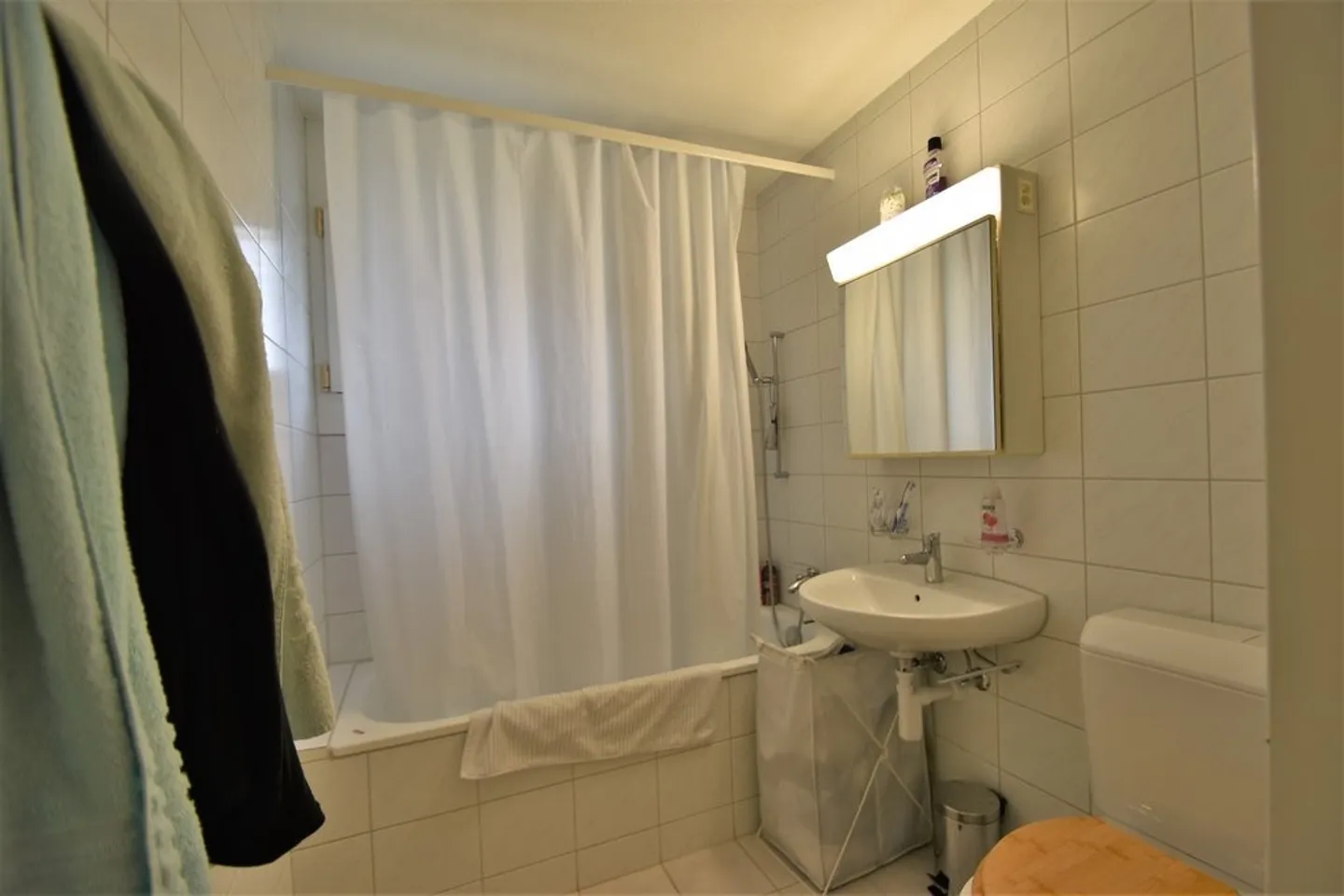 Vivre confortablement dans un quartier calme mais central - Photo 4 sur 7
