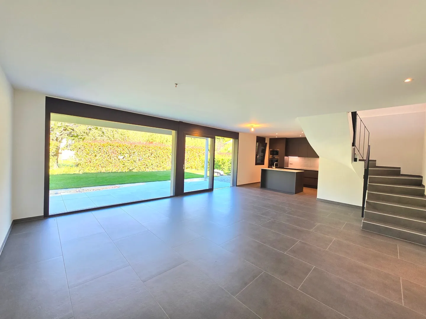 New Row House / 199 m2 and 847 m3 / Martigny / Ref. 10242565 - Photo 2 of 13