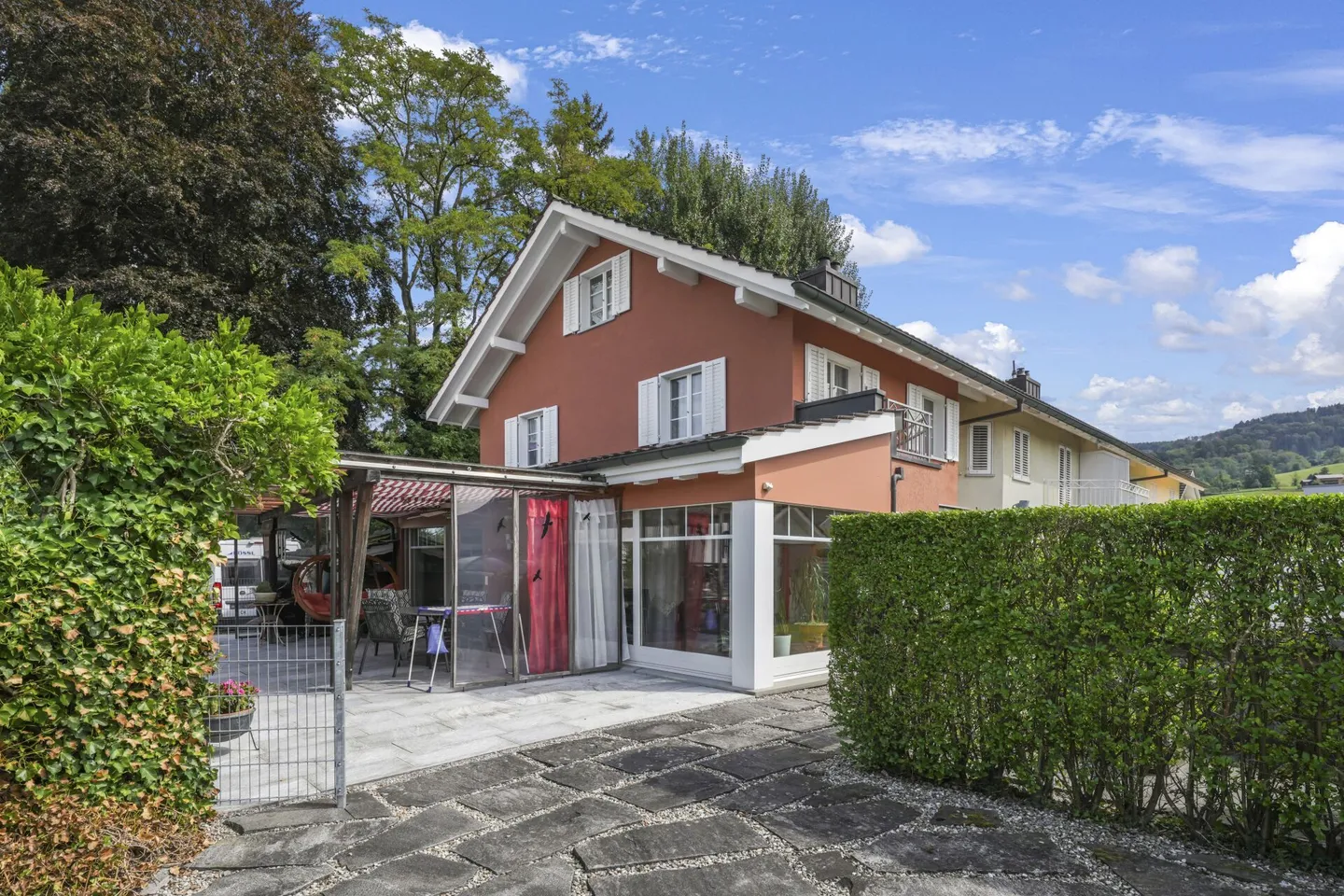Maison de coin familiale, située au centre et au calme, avec beaucoup d'espace et une réserve de construction - Photo 28 sur 66