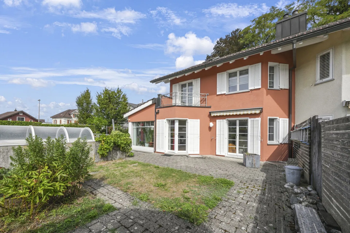 Maison de coin familiale, située au centre et au calme, avec beaucoup d'espace et une réserve de construction - Photo 33 sur 66
