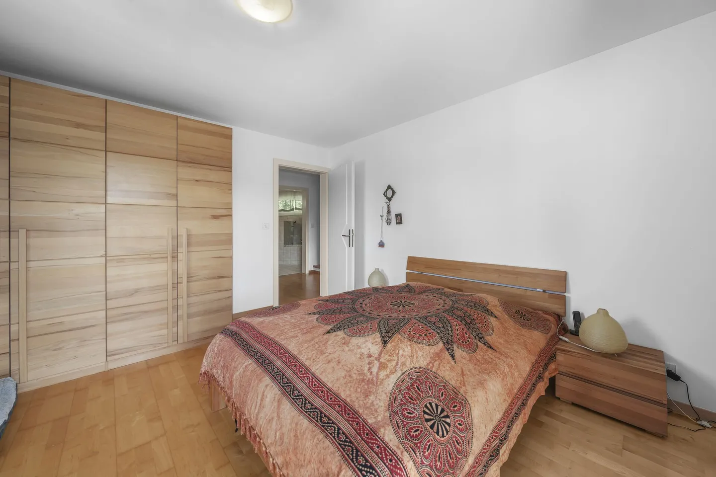 Maison de coin familiale, située au centre et au calme, avec beaucoup d'espace et une réserve de construction - Photo 37 sur 66