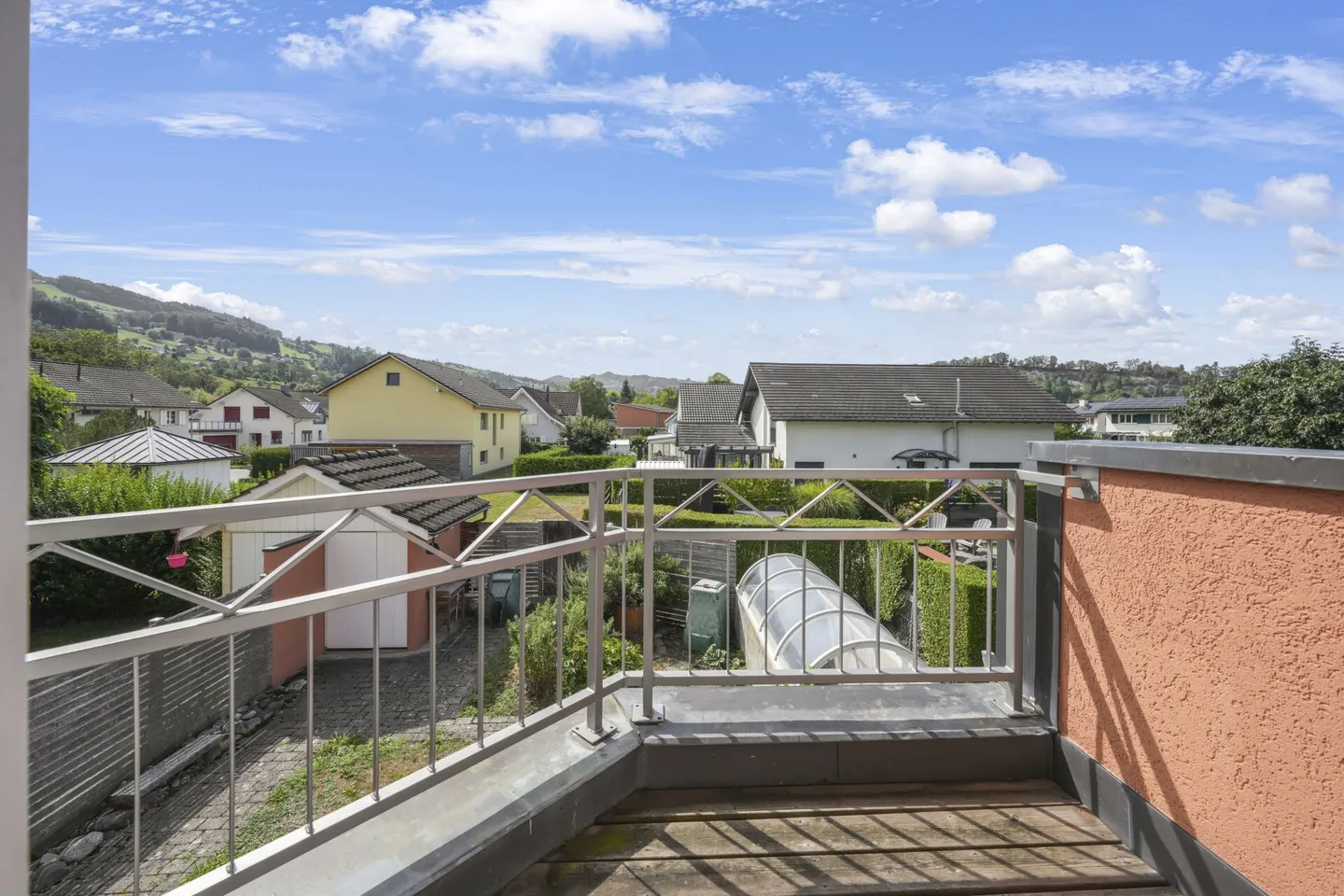 Maison de coin familiale, située au centre et au calme, avec beaucoup d'espace et une réserve de construction - Photo 38 sur 66