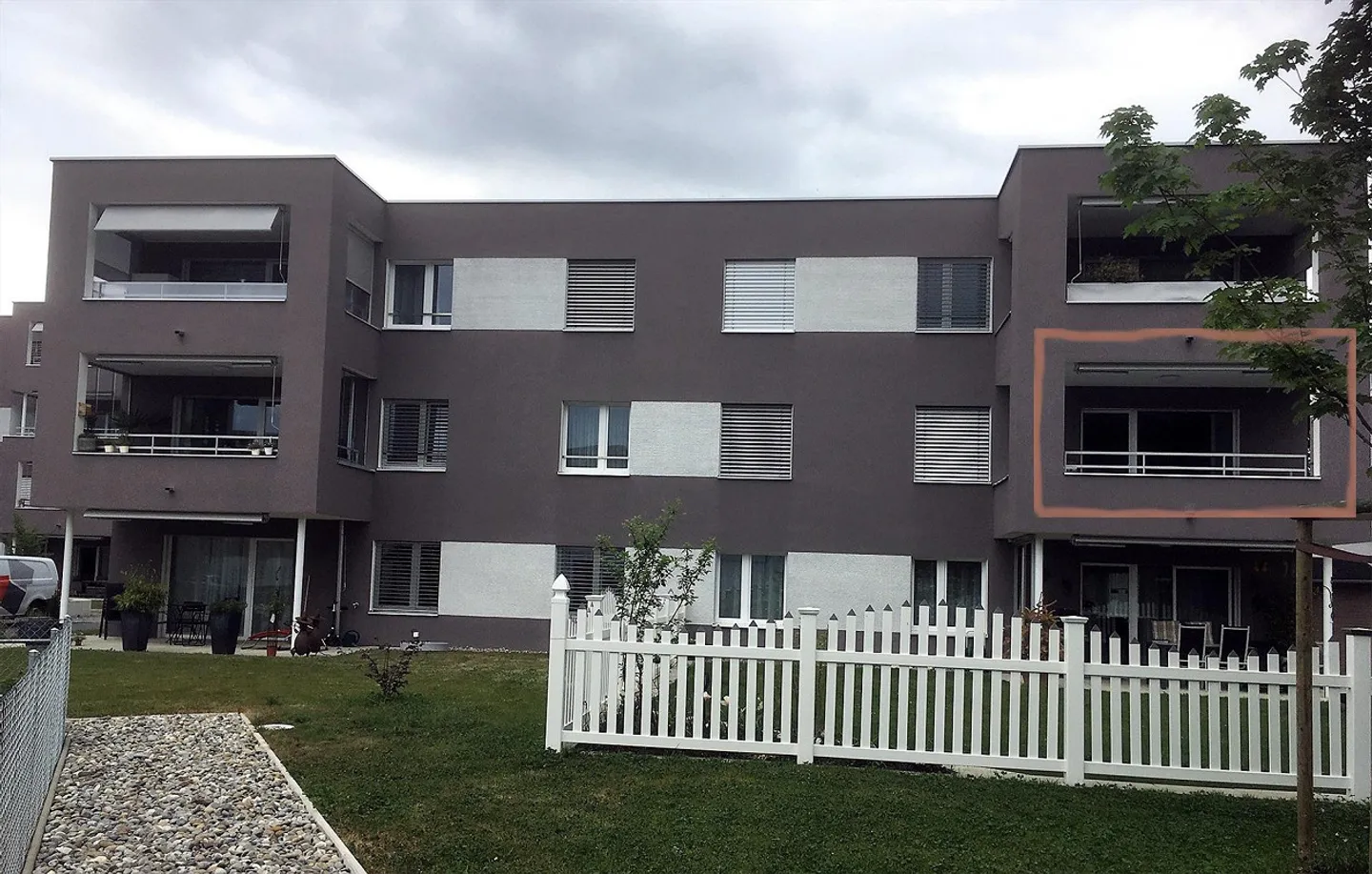 Living in the beautiful Römerpark - Photo 1 of 8