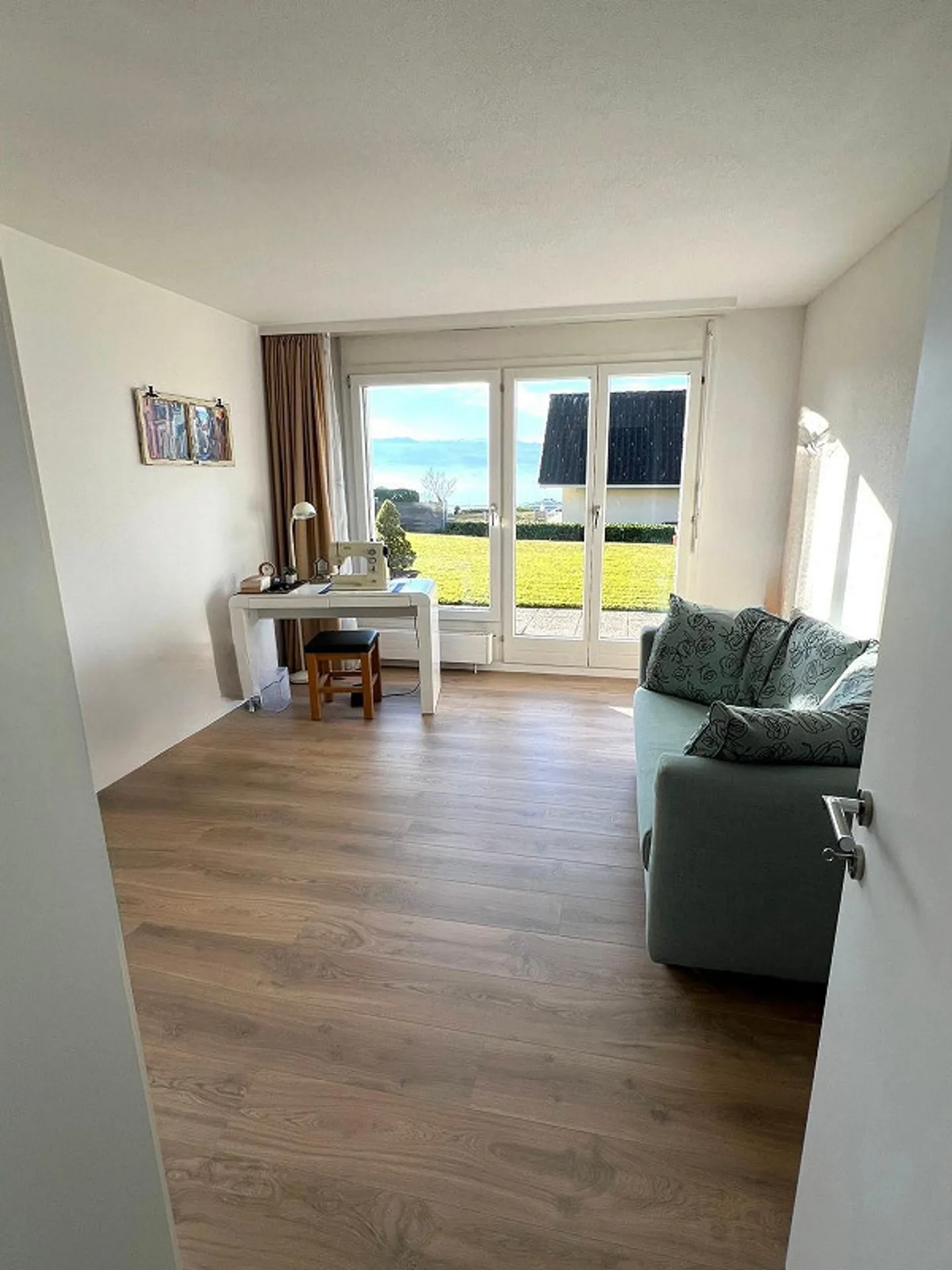 Exclusive Living with Panorama - Your Retreat Above the Lake - Photo 15 of 20