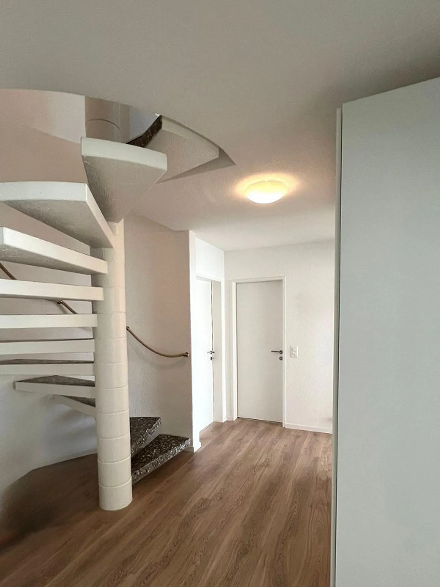 Exclusive Living with Panorama - Your Retreat Above the Lake - Photo 18 of 20