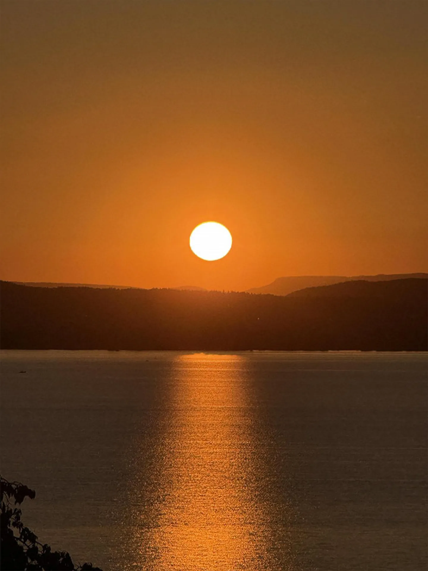 Exclusive Living with Panorama - Your Retreat Above the Lake - Photo 19 of 20