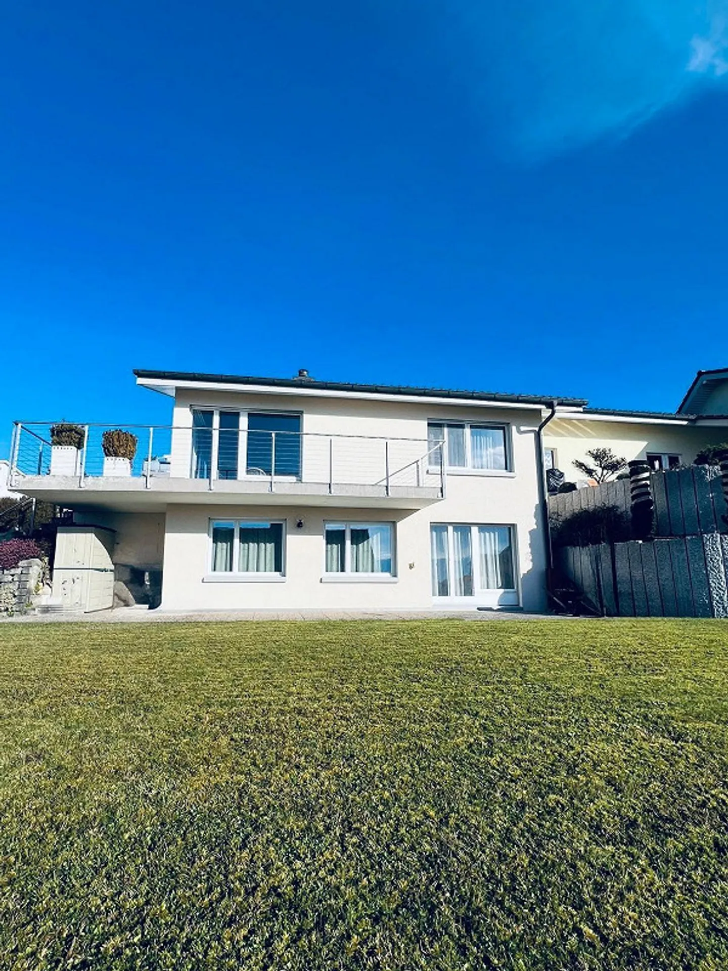 Exclusive Living with Panorama - Your Retreat Above the Lake - Photo 3 of 20