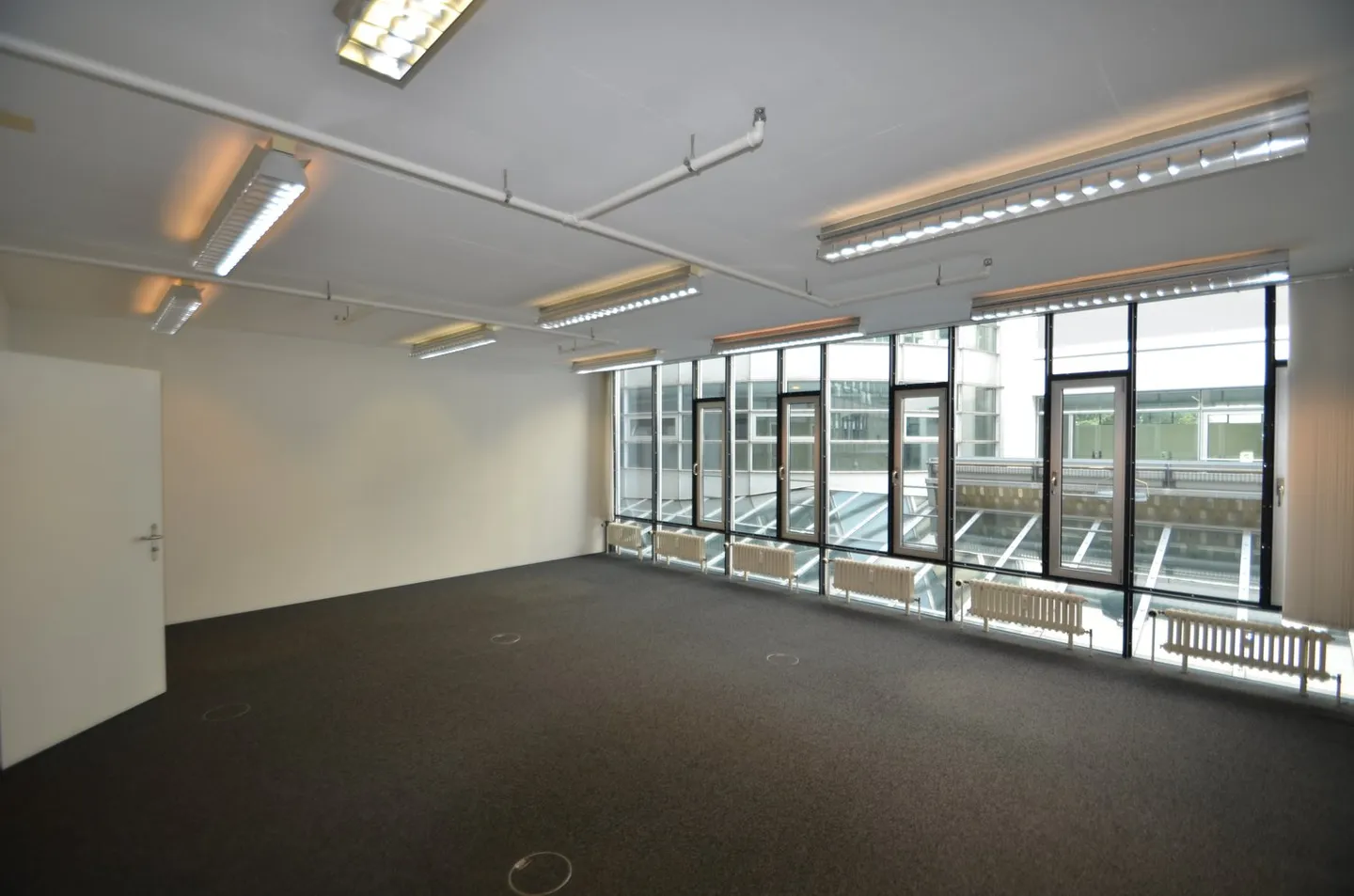 580m2 mit gut unterteilten Räume für sich alleine?!  Bei uns werden Sie fündig. - Foto 9 von 14