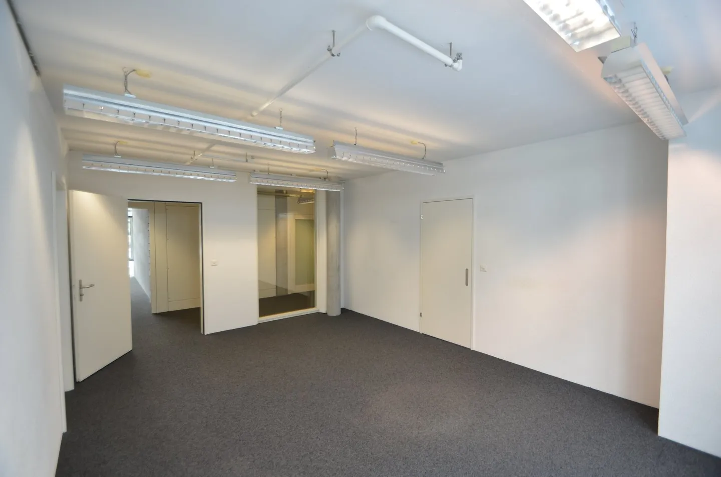 580m2 mit gut unterteilten Räume für sich alleine?!  Bei uns werden Sie fündig. - Foto 10 von 14