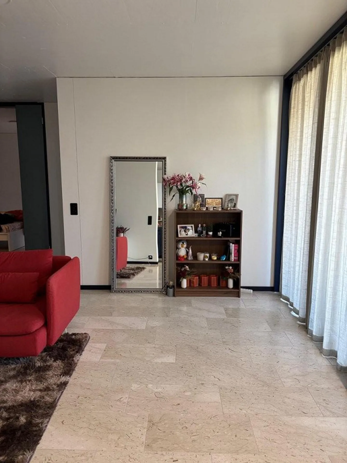 Bellissimo appartamento nuovo di 3,5 stanze vicino all'aeroporto in affitto! - Foto 3 di 7