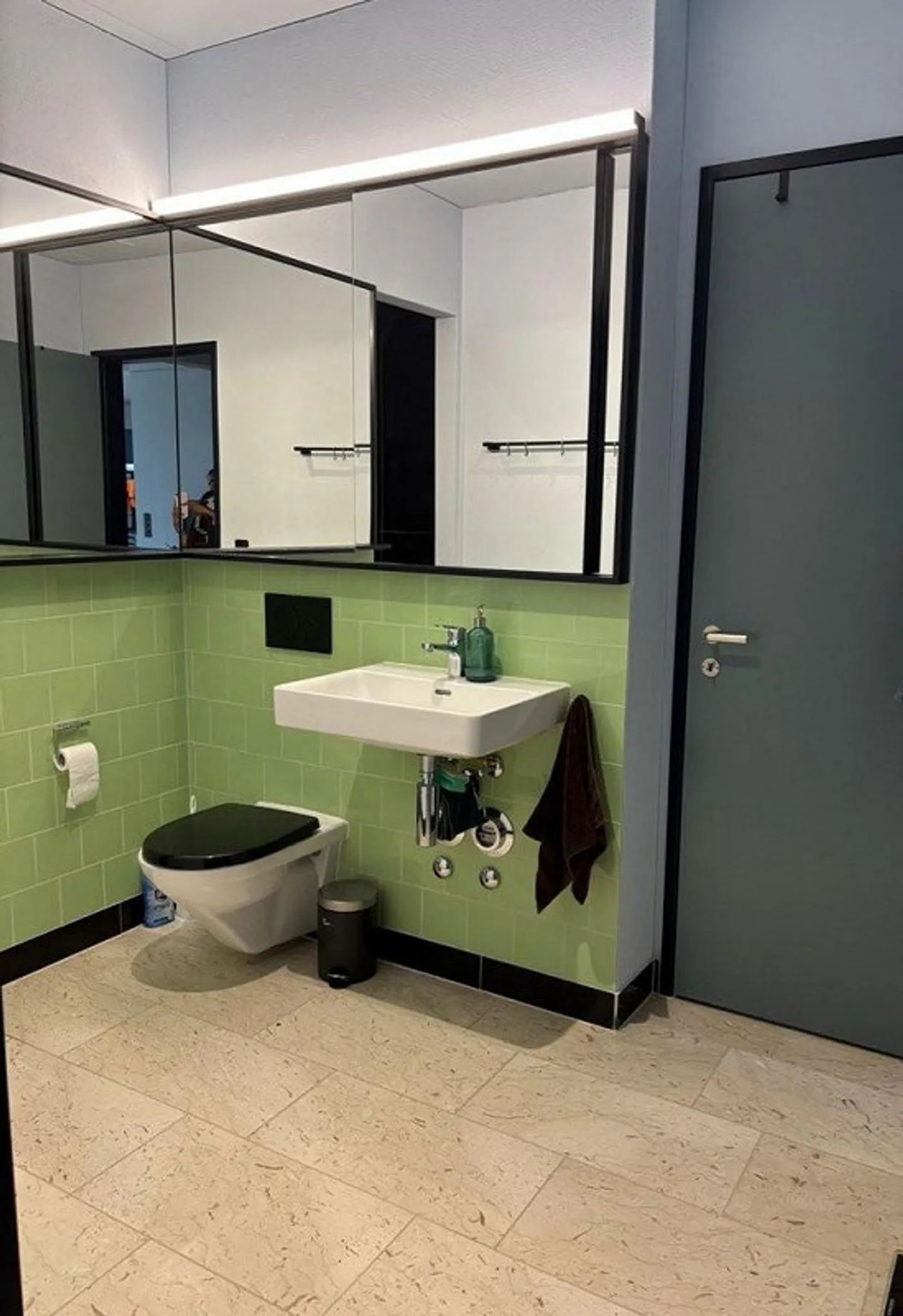 Bellissimo appartamento nuovo di 3,5 stanze vicino all'aeroporto in affitto! - Foto 4 di 7