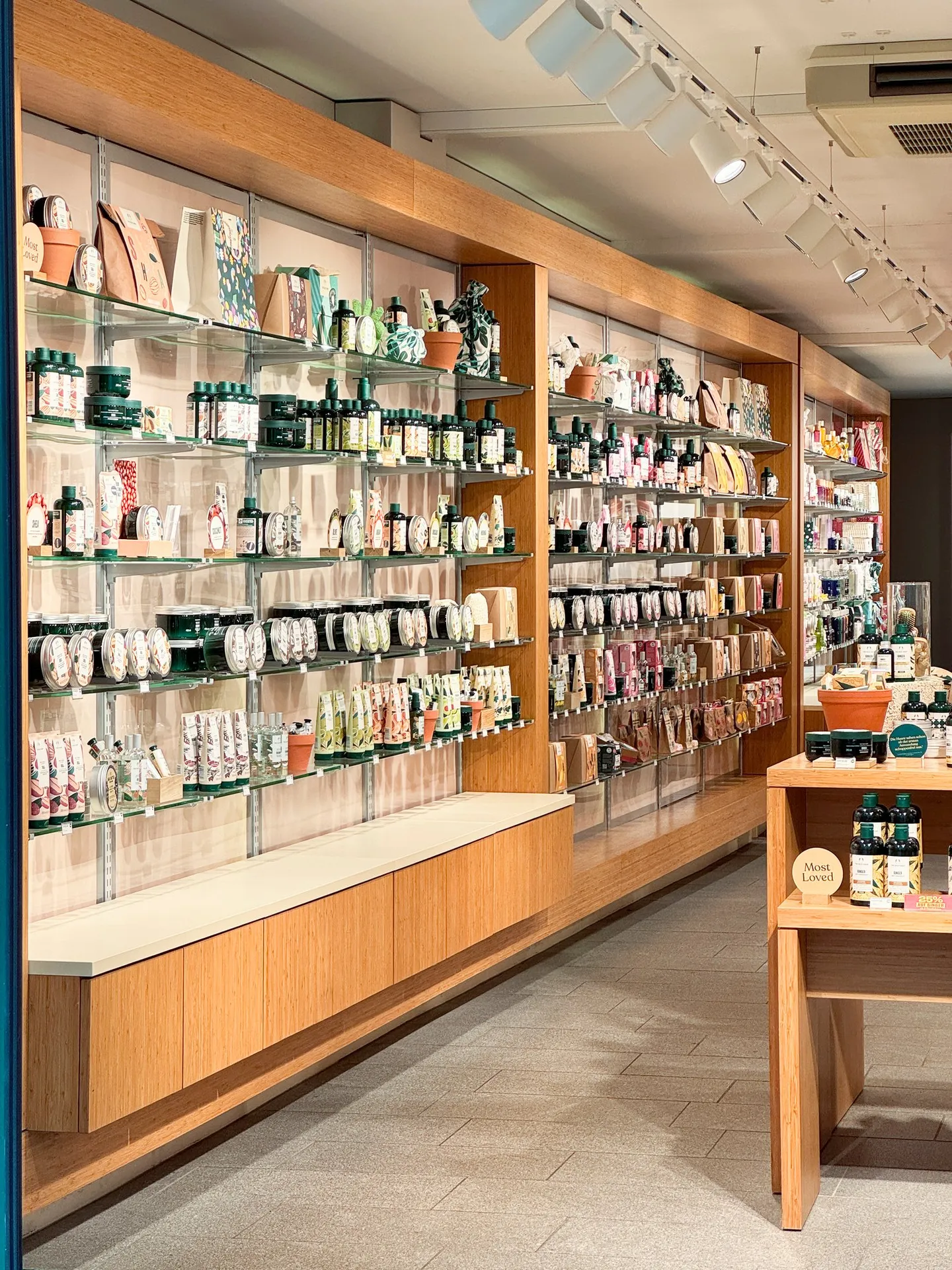 grosse Ladenfläche in Schaffhausen in charmantem Erker-Altstadthaus - Foto 9 von 12