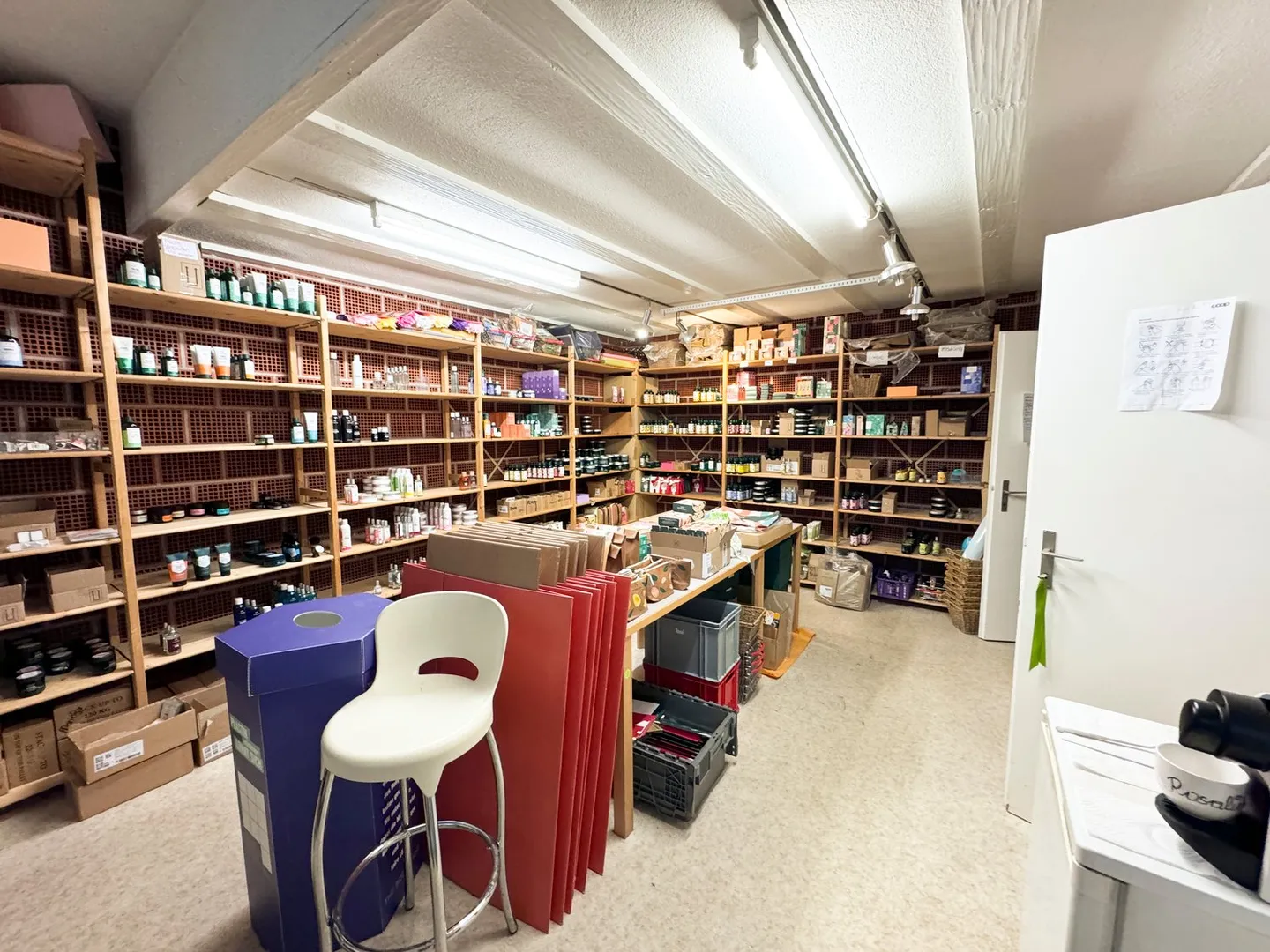 grosse Ladenfläche in Schaffhausen in charmantem Erker-Altstadthaus - Foto 10 von 12