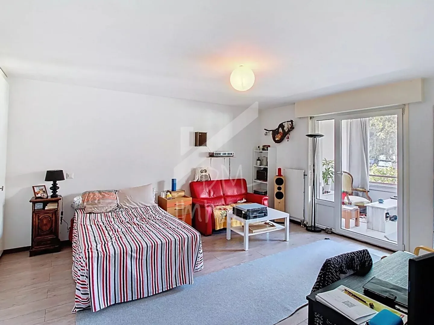 Renoviertes und vermietetes Studio, Veranda, nahe dem Zentrum von Saxon - Foto 1 von 6