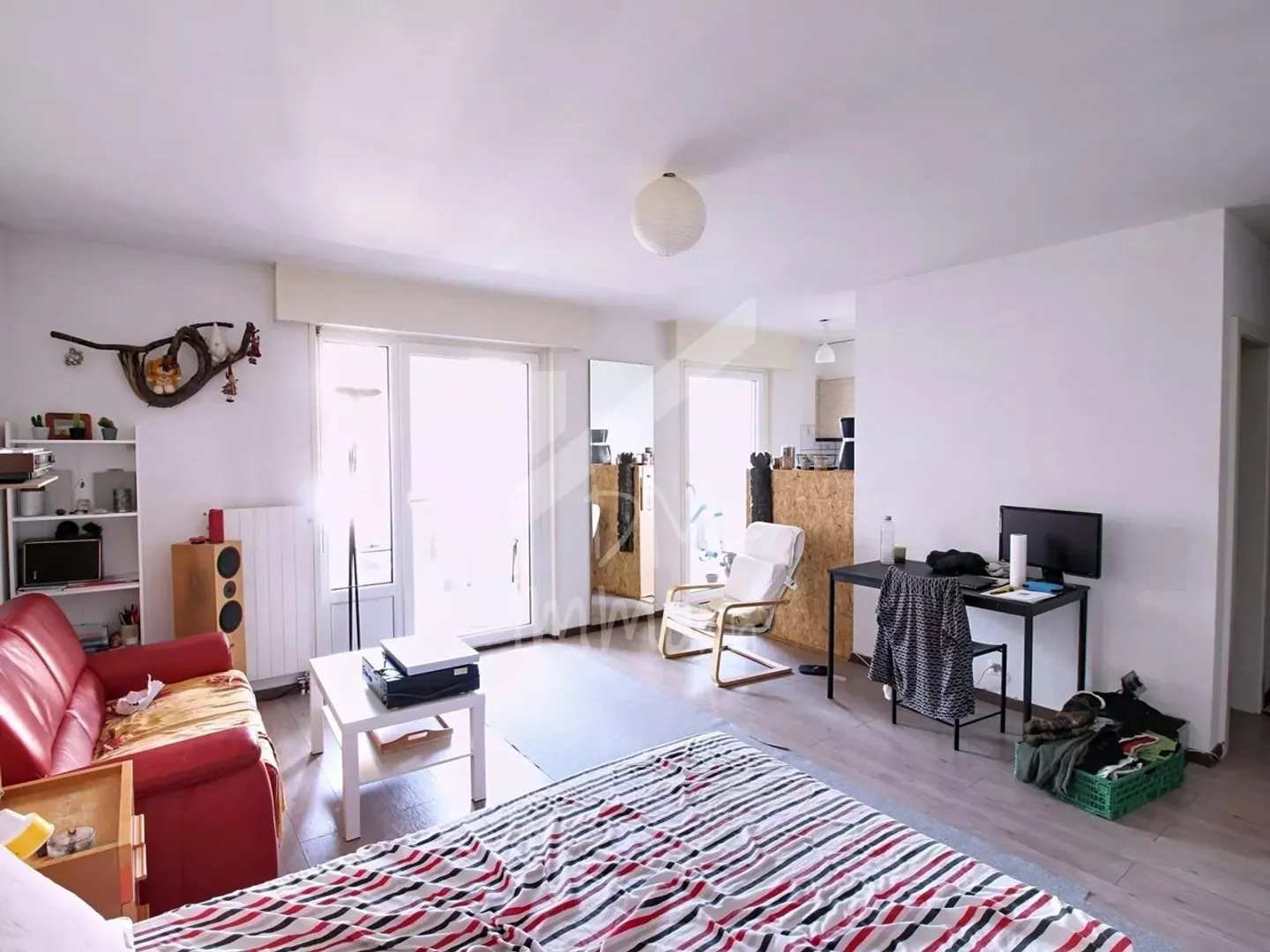 Renoviertes und vermietetes Studio, Veranda, nahe dem Zentrum von Saxon - Foto 2 von 6
